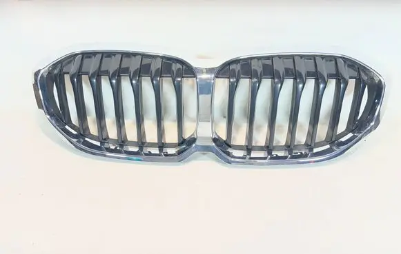 BMW 1 F40 Front grill 7450957