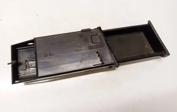 Mercedes-Benz E W211 Glove box 