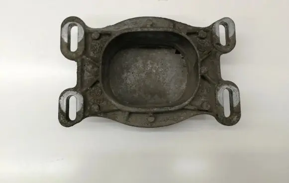 Audi A6 S6 C6 4F Engine mounting bracket 4B0199335L