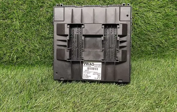 Volkswagen Jetta VI Comfort/convenience module 5C0937087E A2C53396745