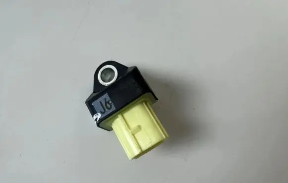 Toyota C-HR I Airbag deployment crash/impact sensor 89831F4010