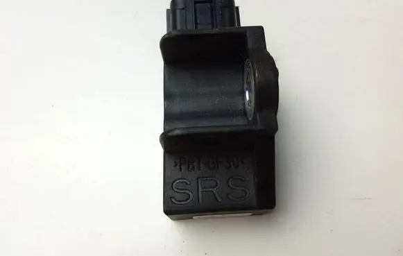 Honda CR-V Bonnet Pedestrian Airbag Actuator 77970T2AA010