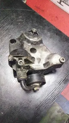 BMW 3 E46 A/C compressor mount bracket 7787319