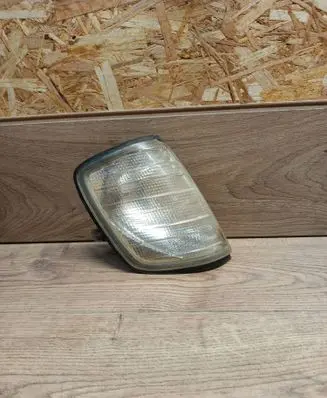 Mercedes-Benz E W124 Headlight/headlamp 183289 E13010204