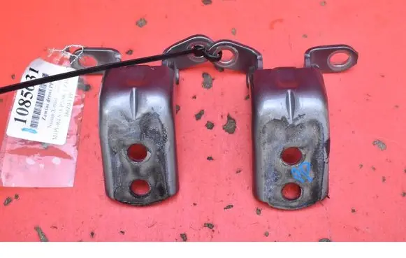 Nissan X-Trail T32 Front door hinge set 