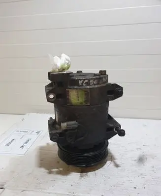 Volvo XC90 Air conditioning (A/C) compressor (pump) 8708581 687B435086