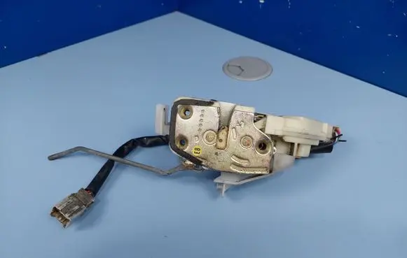 Honda Accord Front door lock 72152S1AE11