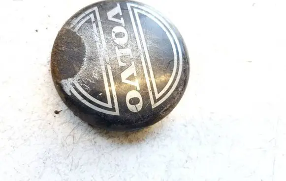 Volvo S40, V40 Original wheel cap 8646379