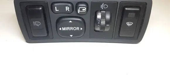 Toyota Avensis T250 Wing mirror switch 777669