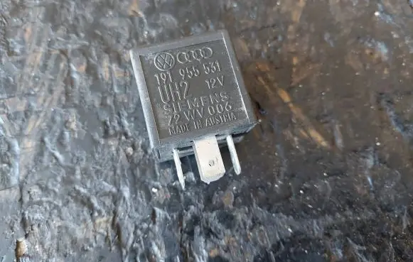 Volkswagen Transporter - Caravelle T4 Other relay 191955531