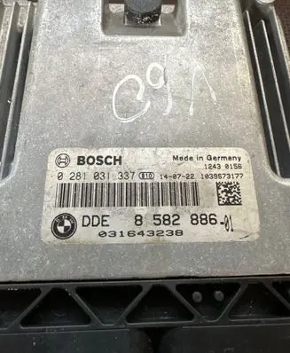 BMW 5 F10 F11 Engine control unit/module 8582886 0281031337