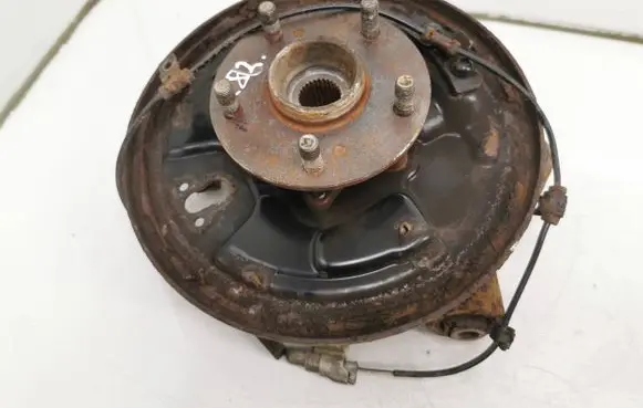 Suzuki Grand Vitara II Rear wheel hub spindle/knuckle 
