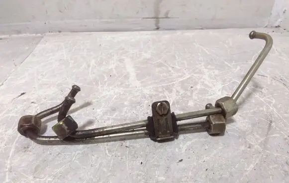 Fuel injector supply line/pipe