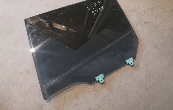 Nissan Leaf II (ZE1) Rear side window 43R001595 AS3M5532DOT682