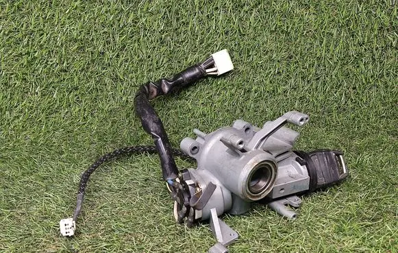 Opel Frontera B Ignition lock 