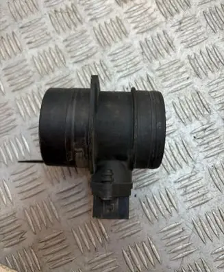 Volkswagen PASSAT B6 Mass air flow meter 0281002461 074906661B