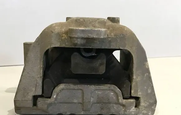 Volkswagen Golf IV Engine mount bracket 1J0199262 1J0199262BF