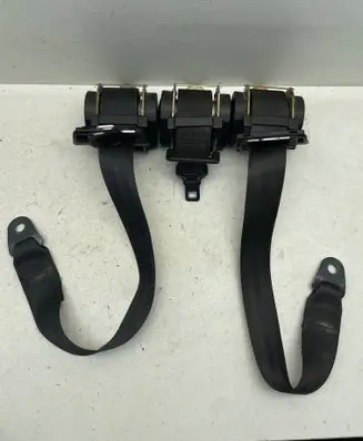 Peugeot 607 Rear seatbelt 049024