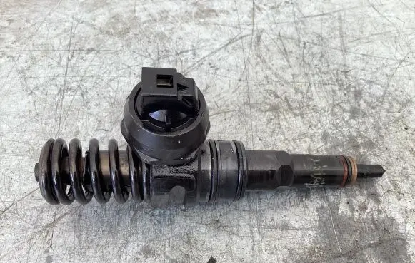 Skoda Superb B5 (3U) Fuel injector