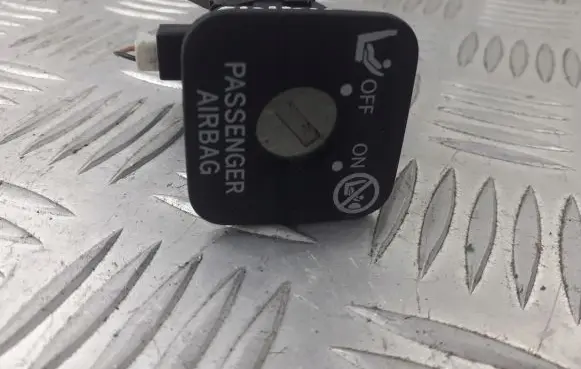 Toyota Auris 150 Passenger airbag on/off switch 167-2160