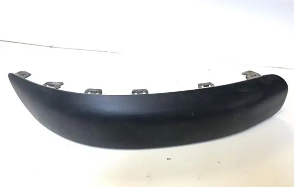 Rear bumper trim bar molding