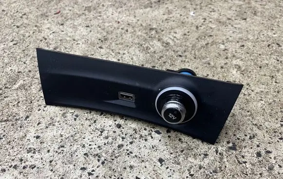 Alfa Romeo Stelvio Cigarette lighter front 156155232