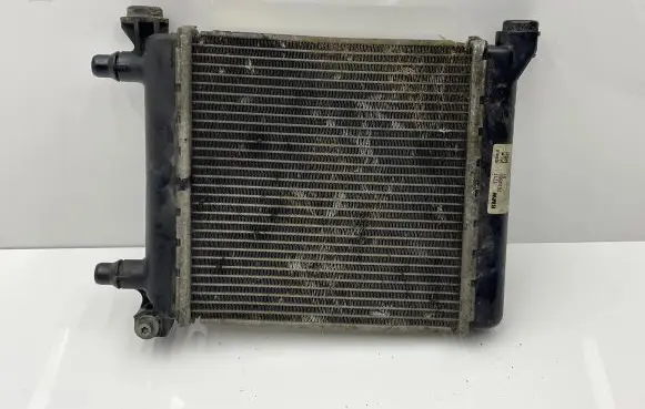 BMW 1 F40 Coolant radiator 7634565 22828110 1711