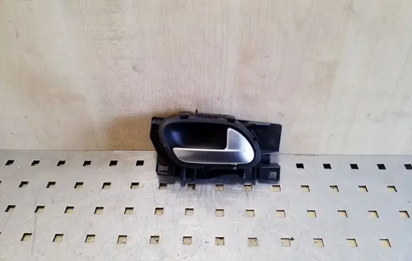 Peugeot 208 Front door interior handle 96605253VV