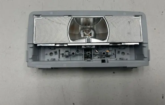 Chevrolet Camaro Front seat light 316627975