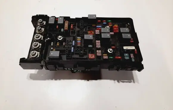 Chrysler 200 Fuse box set