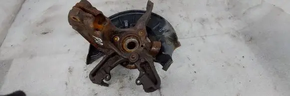 Front wheel hub spindle knuckle