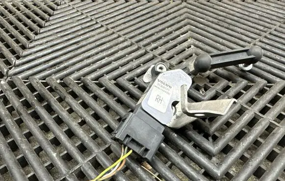 Volvo XC90 Headlight/headlamp level sensor 31360329