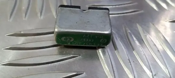 Volkswagen Golf IV Other relay 443937105a