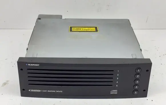 Peugeot 307 CD/DVD changer 863513286108 8635132863