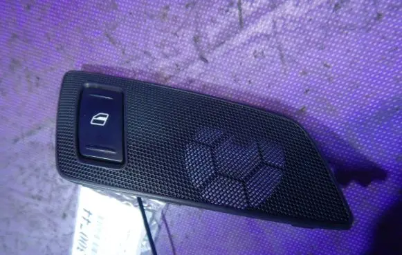 Skoda Octavia Mk2 (1Z) Quarter vent window switch 1Z0959856