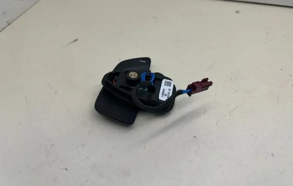 Steering wheel buttons/switches