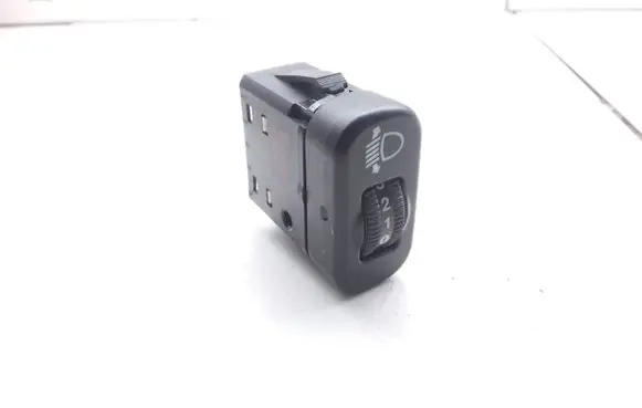 Mercedes-Benz Sprinter W906 Headlight level height control switch 9065440131 32200105
