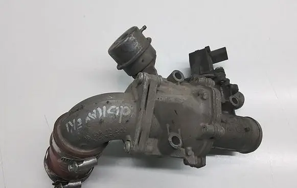 Land Rover Discovery 4 - LR4 EGR valve 9X2Q9U438CA