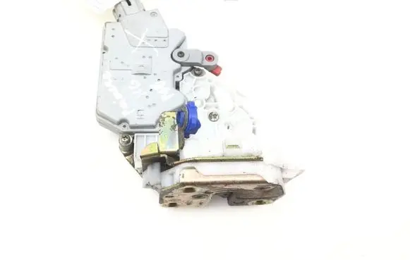 Nissan Primera Rear door lock 