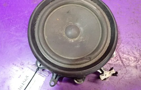 Audi A4 S4 B6 8E 8H Front door speaker 8E0035411
