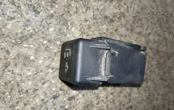 BMW 5 E39 other engine part 12422247812