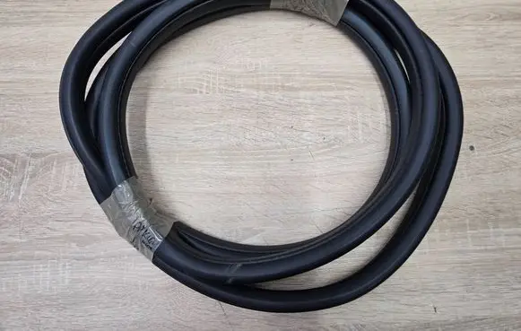 Ford Kuga II Front door rubber seal 