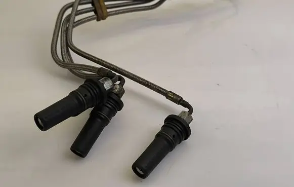 Audi 80 90 B3 Fuel Injector clamp holder 026133555A