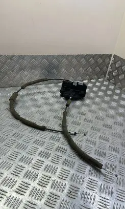 Nissan Pulsar Front door lock