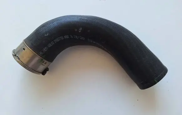 Volvo V40 Intercooler hose/pipe 31657755