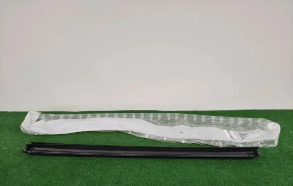 Opel Astra L Front door trim (molding) 9835311280
