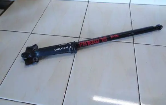 Mitsubishi Pajero Tailgate hydraulic set 5822A020
