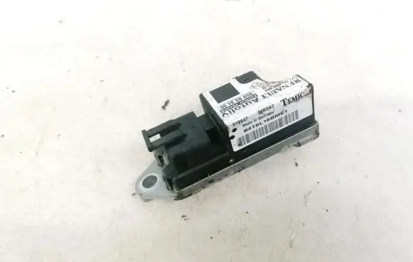 Renault Scenic I Airbag deployment crash/impact sensor 7700429426 550633400
