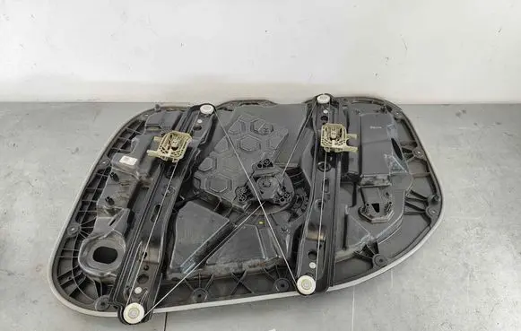Volvo C40 Front window lifting mechanism without motor 30747091