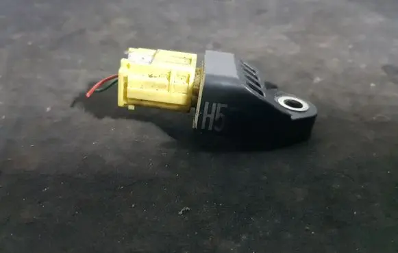 Lexus IS 220D-250-350 Airbag deployment crash/impact sensor 8983133050